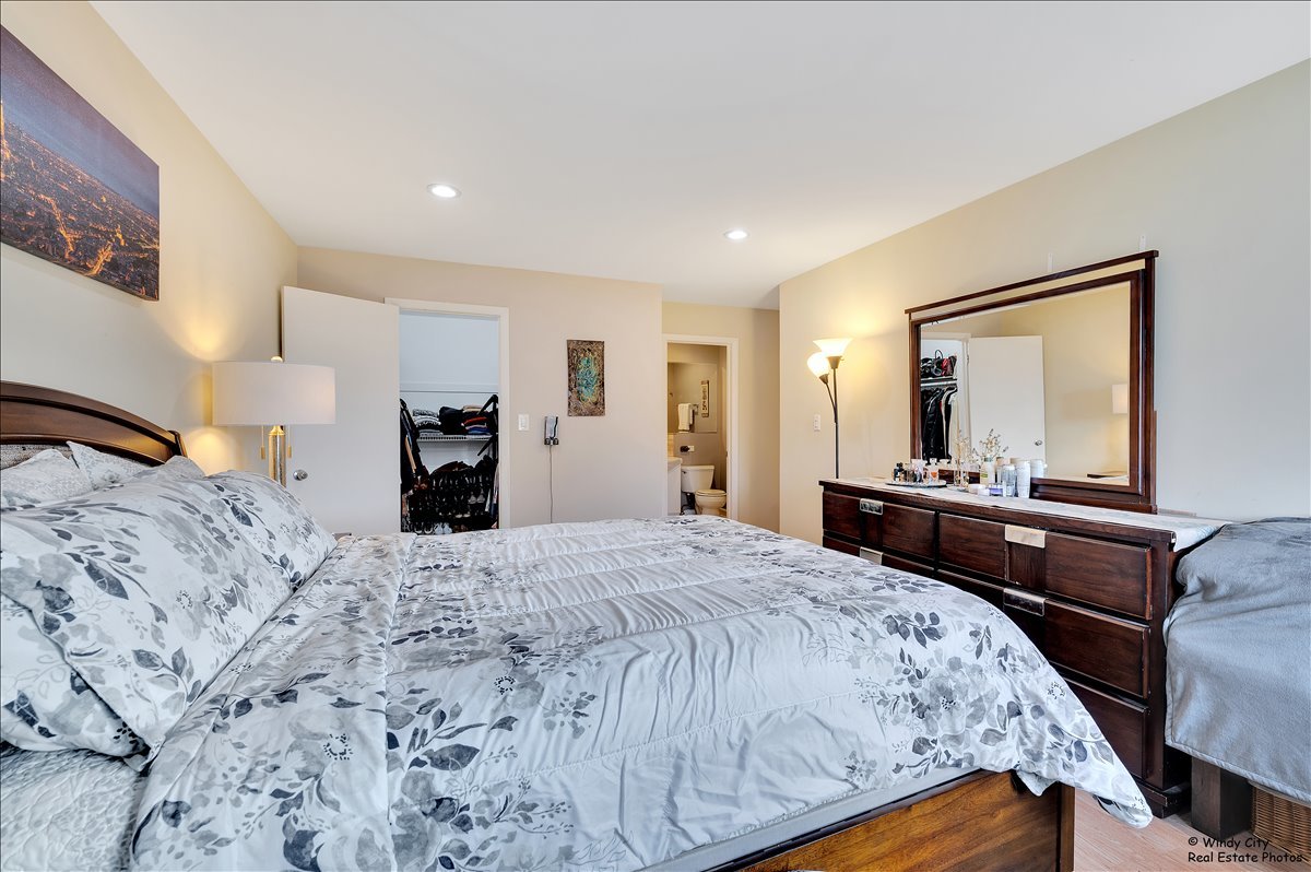 2620 N Windsor Drive #201, Arlington Heights, IL 60004