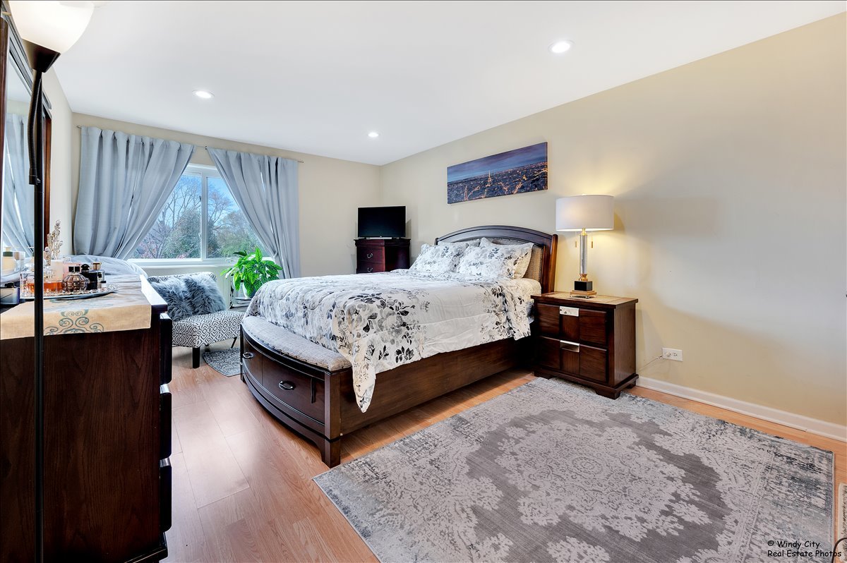 2620 N Windsor Drive #201, Arlington Heights, IL 60004