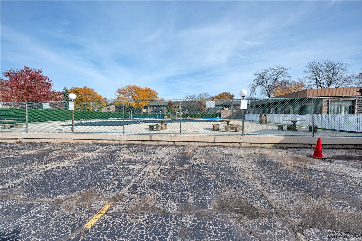 2620 N Windsor Drive #201, Arlington Heights, IL 60004