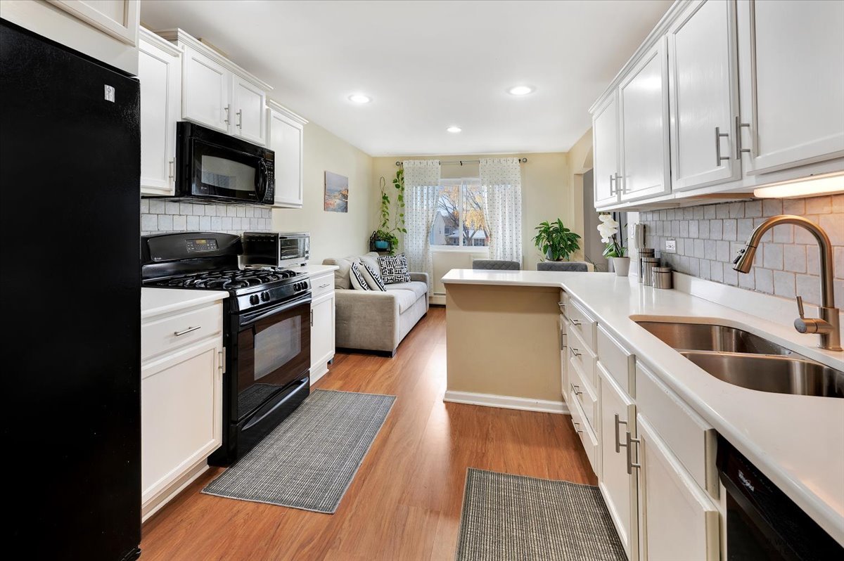 2620 N Windsor Drive #201, Arlington Heights, IL 60004