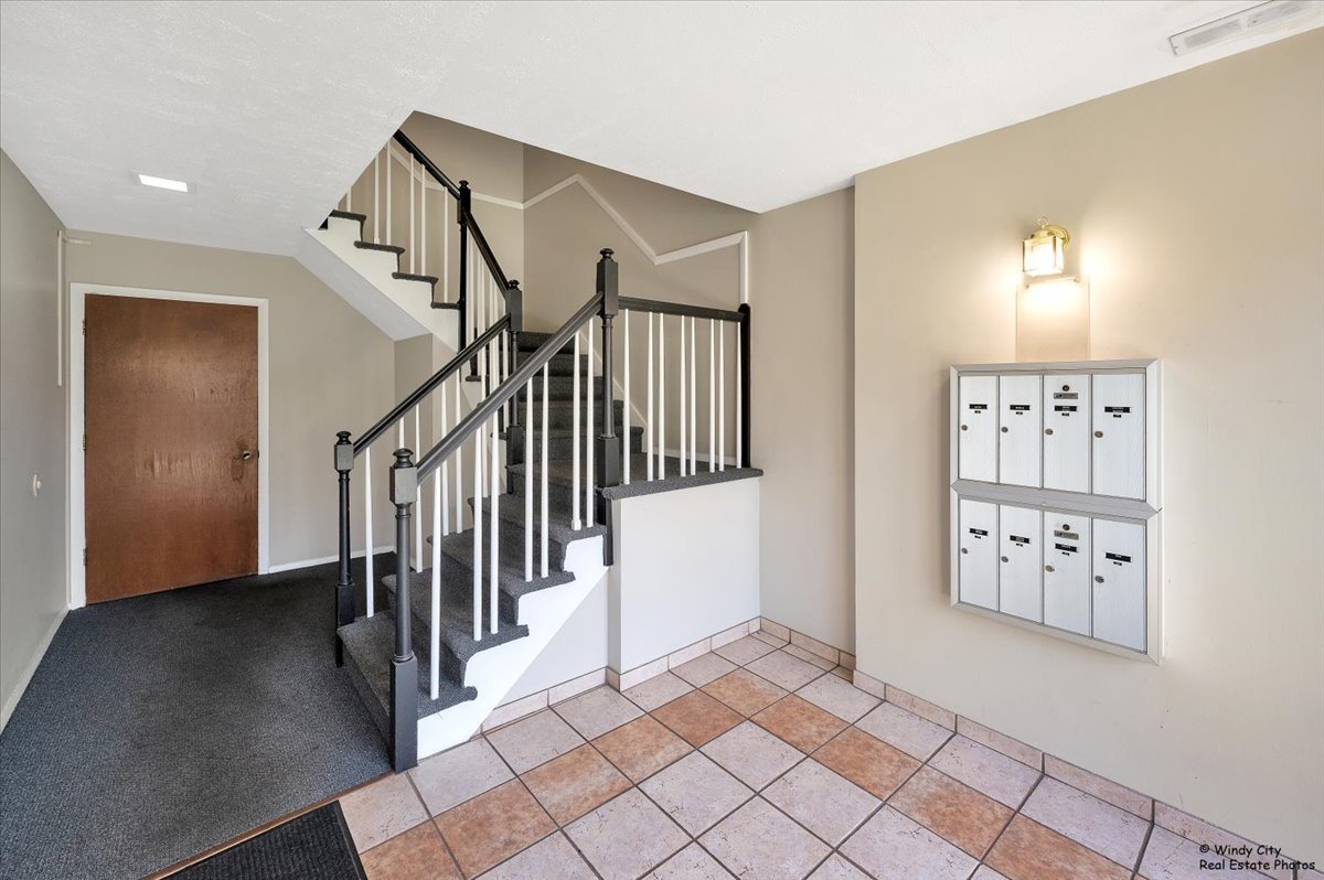 2620 N Windsor Drive #201, Arlington Heights, IL 60004