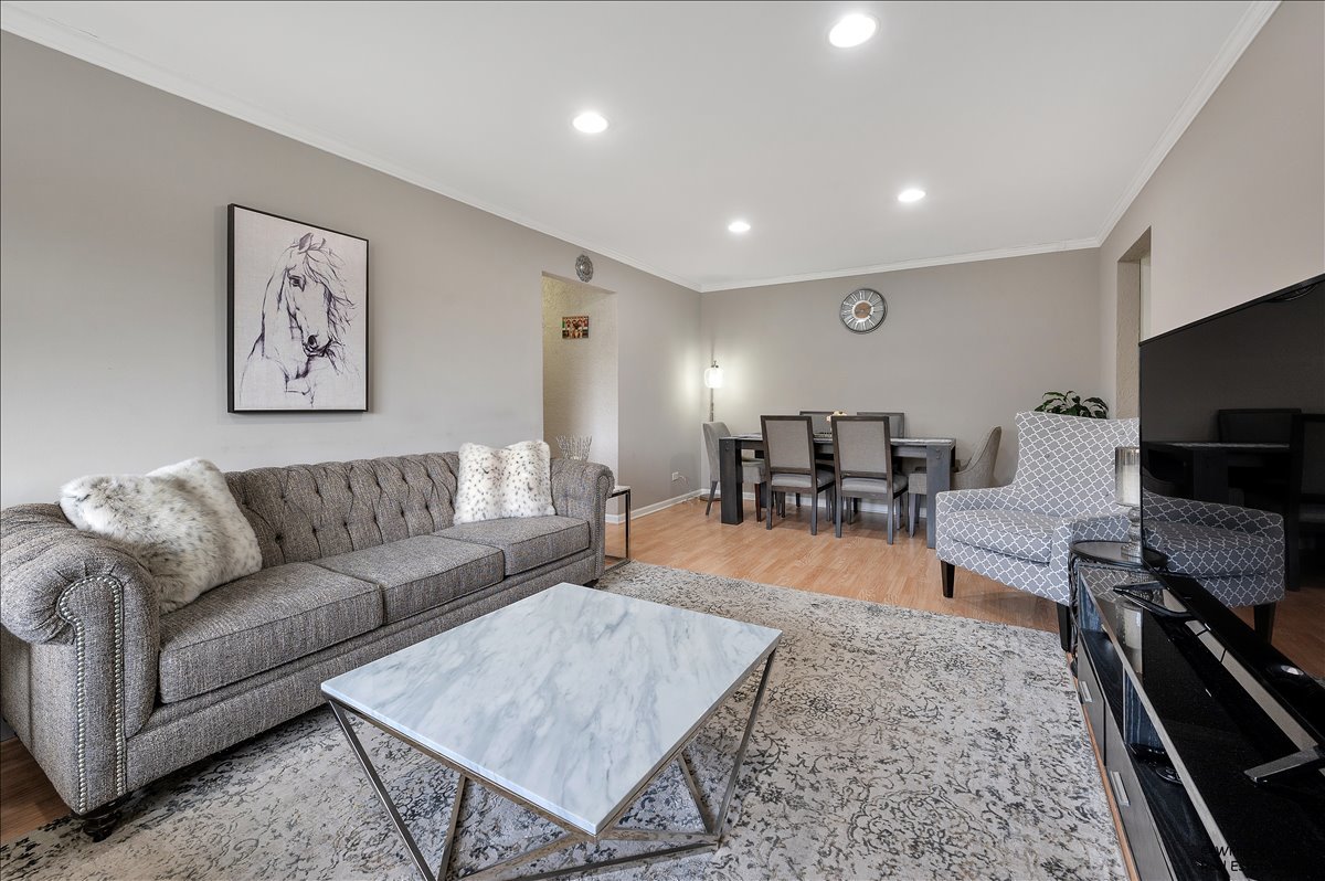 2620 N Windsor Drive #201, Arlington Heights, IL 60004