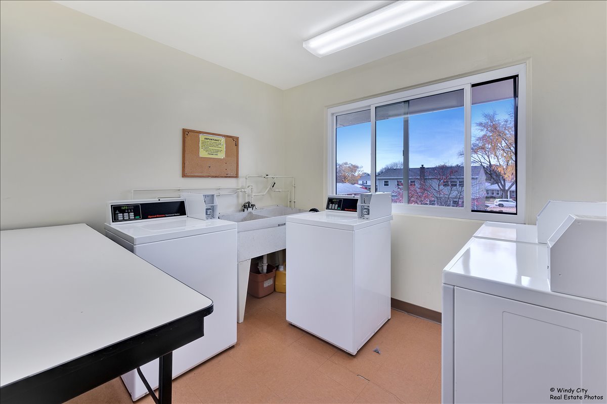 2620 N Windsor Drive #201, Arlington Heights, IL 60004