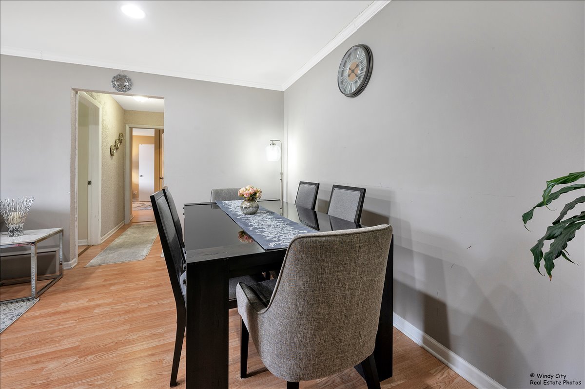 2620 N Windsor Drive #201, Arlington Heights, IL 60004