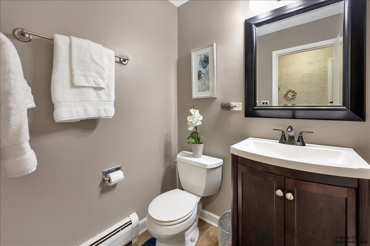 2620 N Windsor Drive #201, Arlington Heights, IL 60004