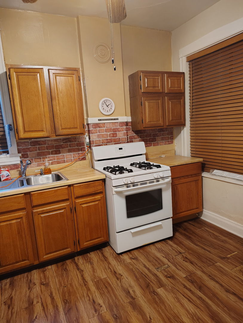 4432 W Maypole Avenue, Chicago, IL 60624