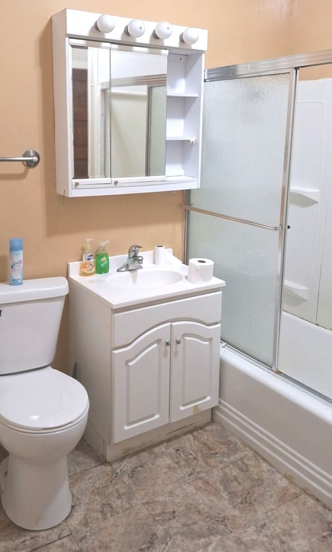 4432 W Maypole Avenue, Chicago, IL 60624