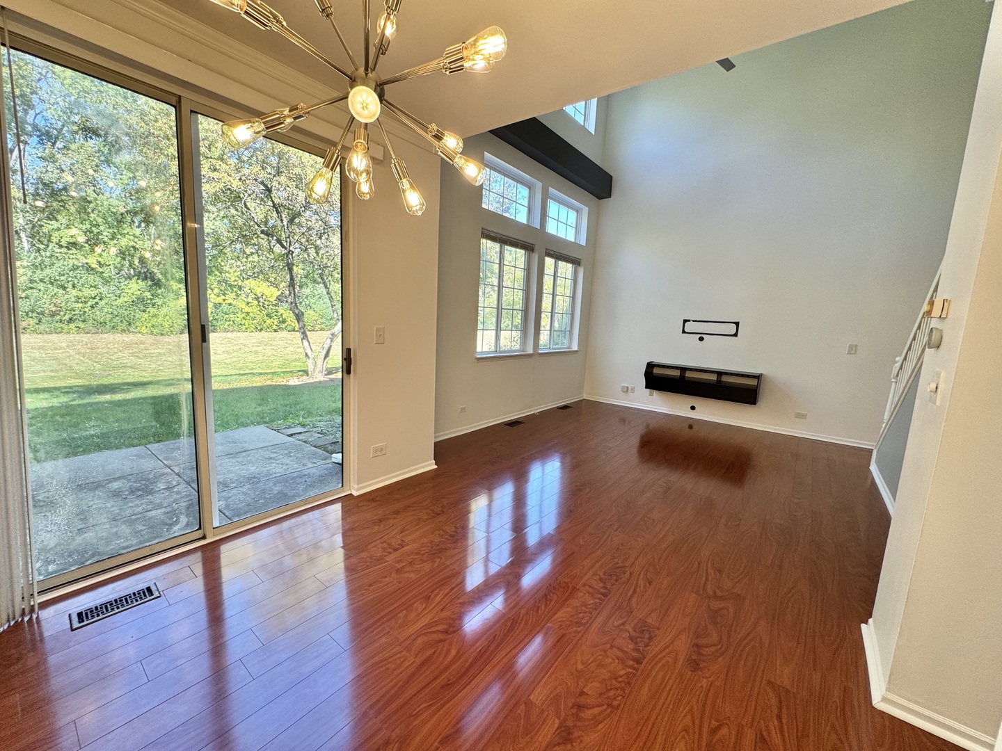 58 W Briarwood Drive, Streamwood, IL 60107