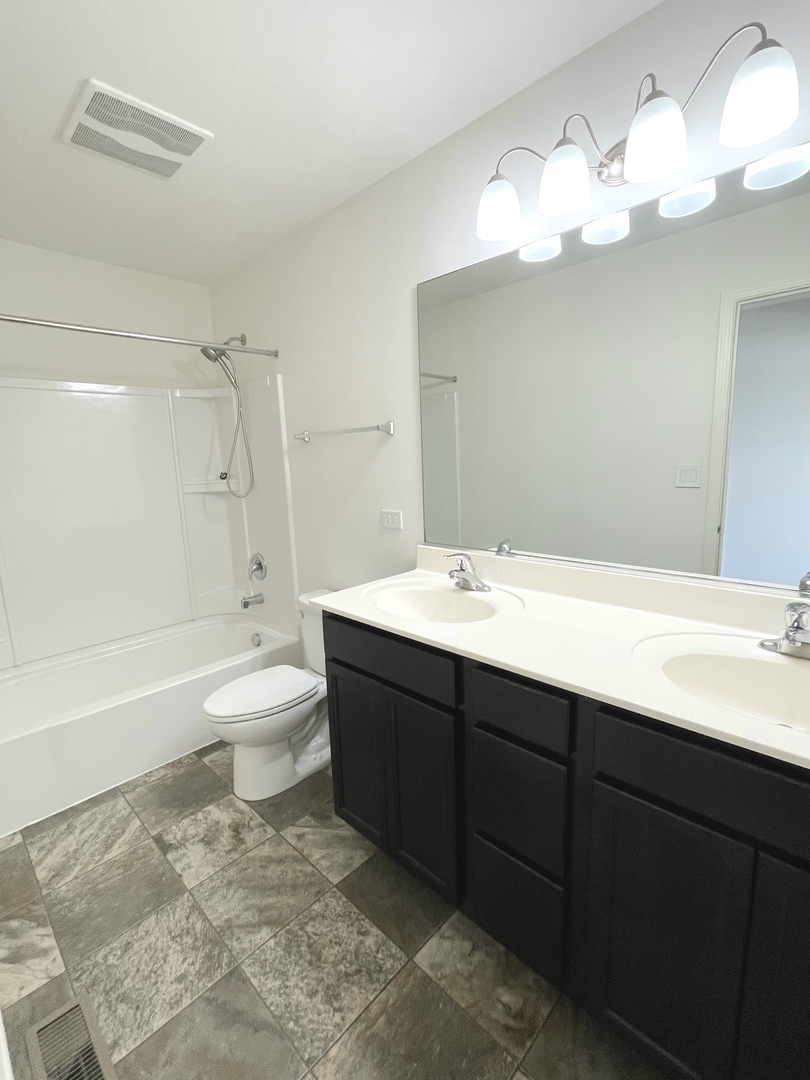 71 Windstone Drive, North Aurora, IL 60542