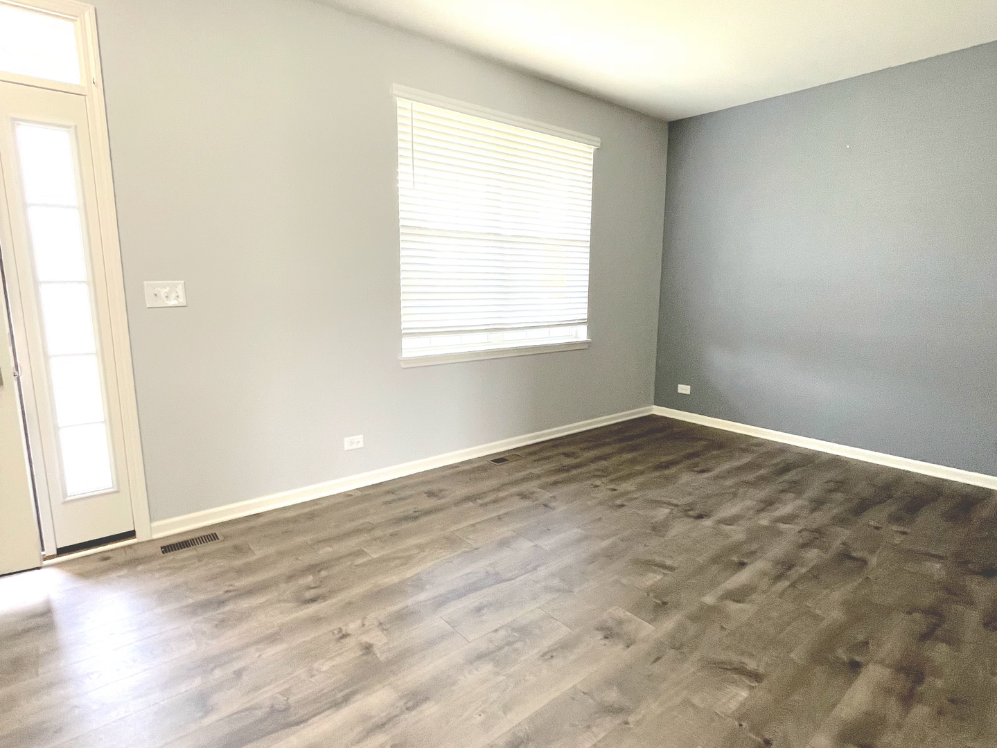 71 Windstone Drive, North Aurora, IL 60542