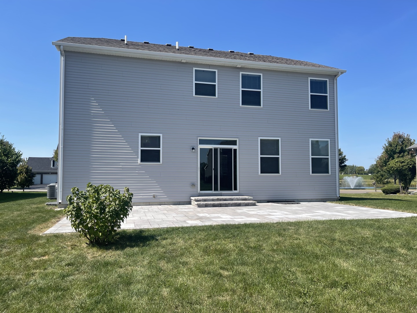 71 Windstone Drive, North Aurora, IL 60542