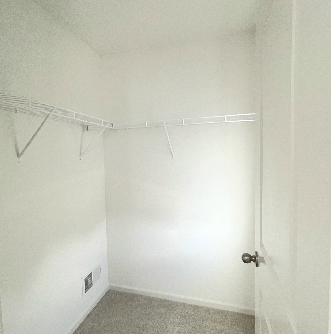 71 Windstone Drive, North Aurora, IL 60542