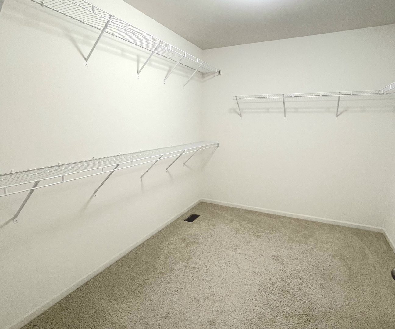 71 Windstone Drive, North Aurora, IL 60542