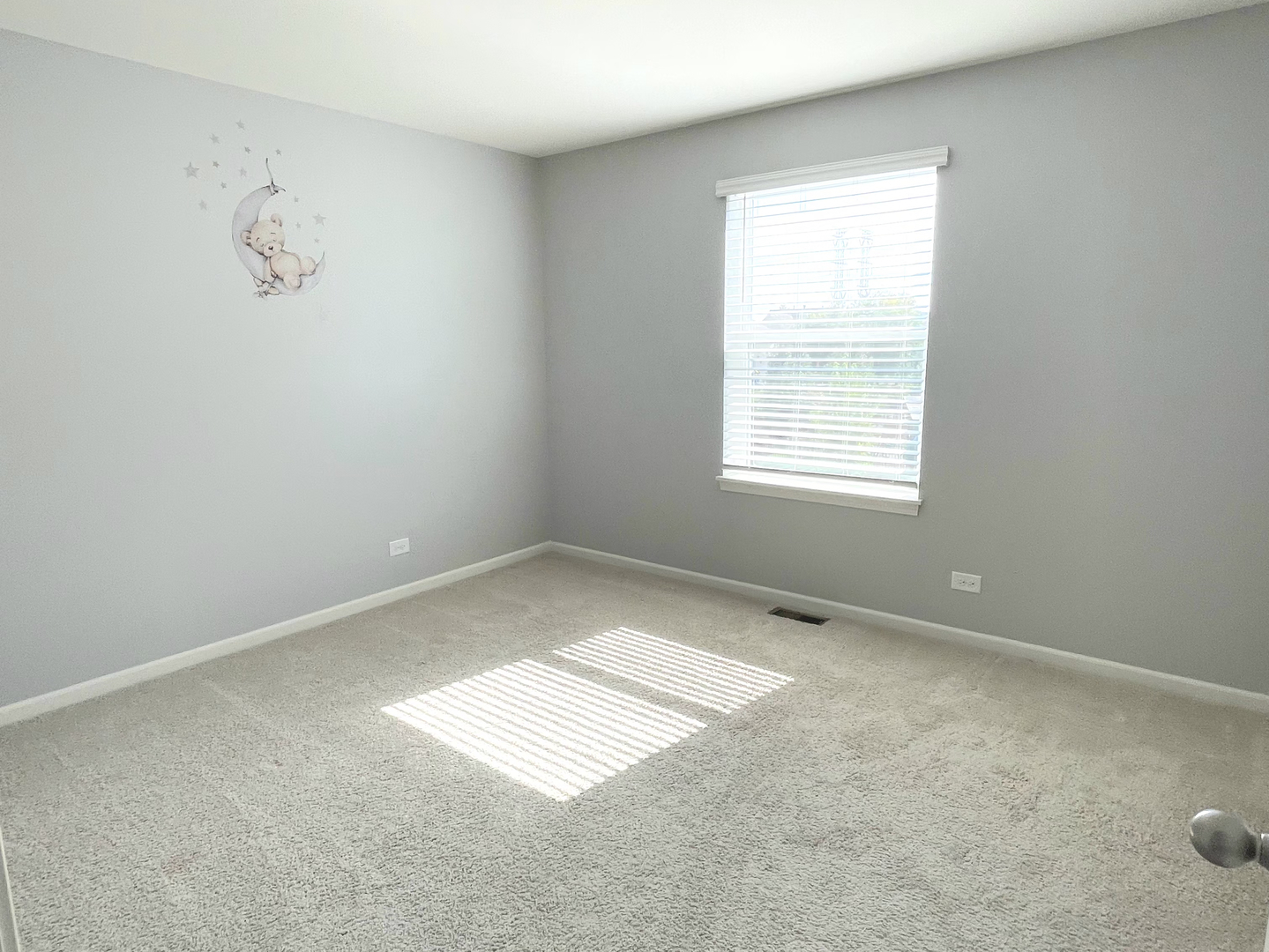 71 Windstone Drive, North Aurora, IL 60542