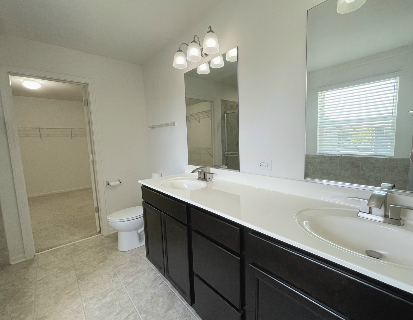 71 Windstone Drive, North Aurora, IL 60542