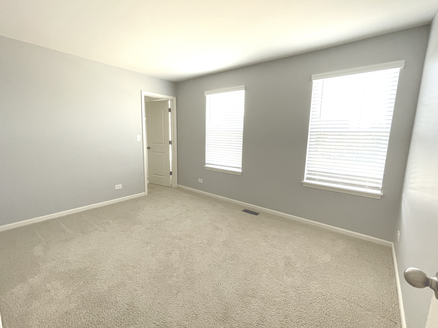 71 Windstone Drive, North Aurora, IL 60542