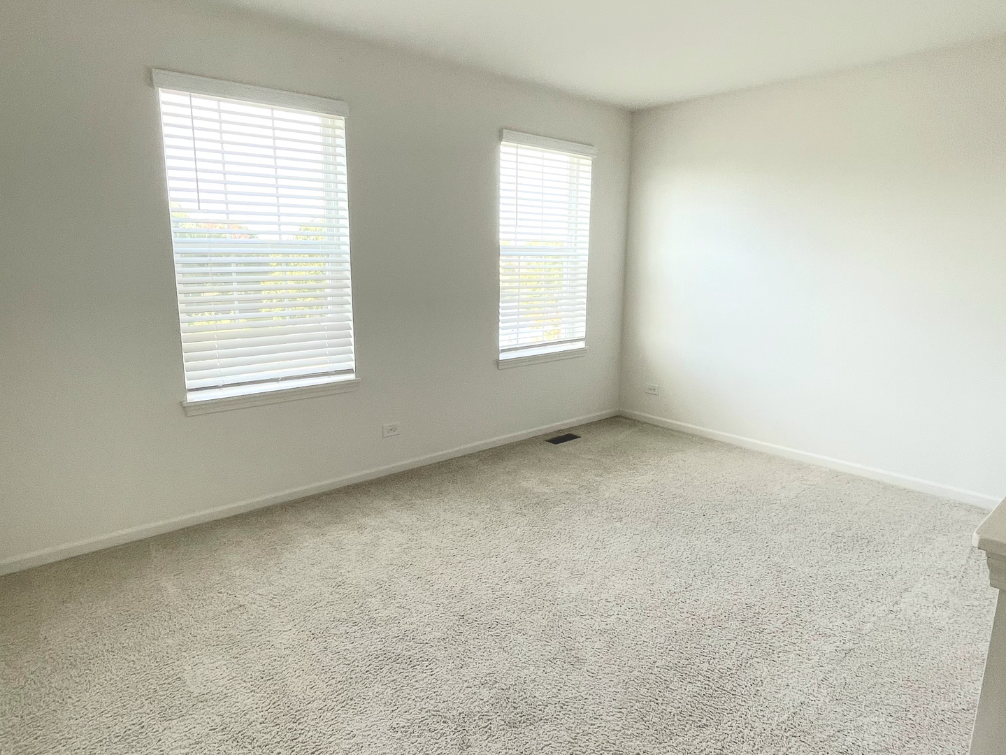 71 Windstone Drive, North Aurora, IL 60542