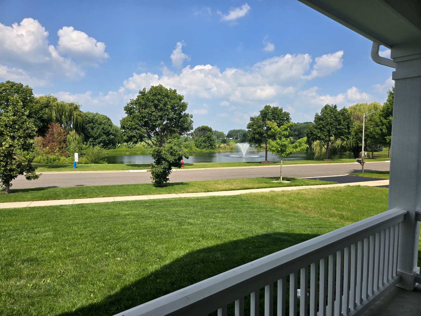 71 Windstone Drive, North Aurora, IL 60542