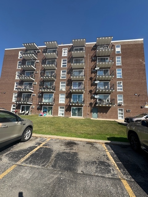 7229 W Higgins Avenue #505, Chicago, IL 60656
