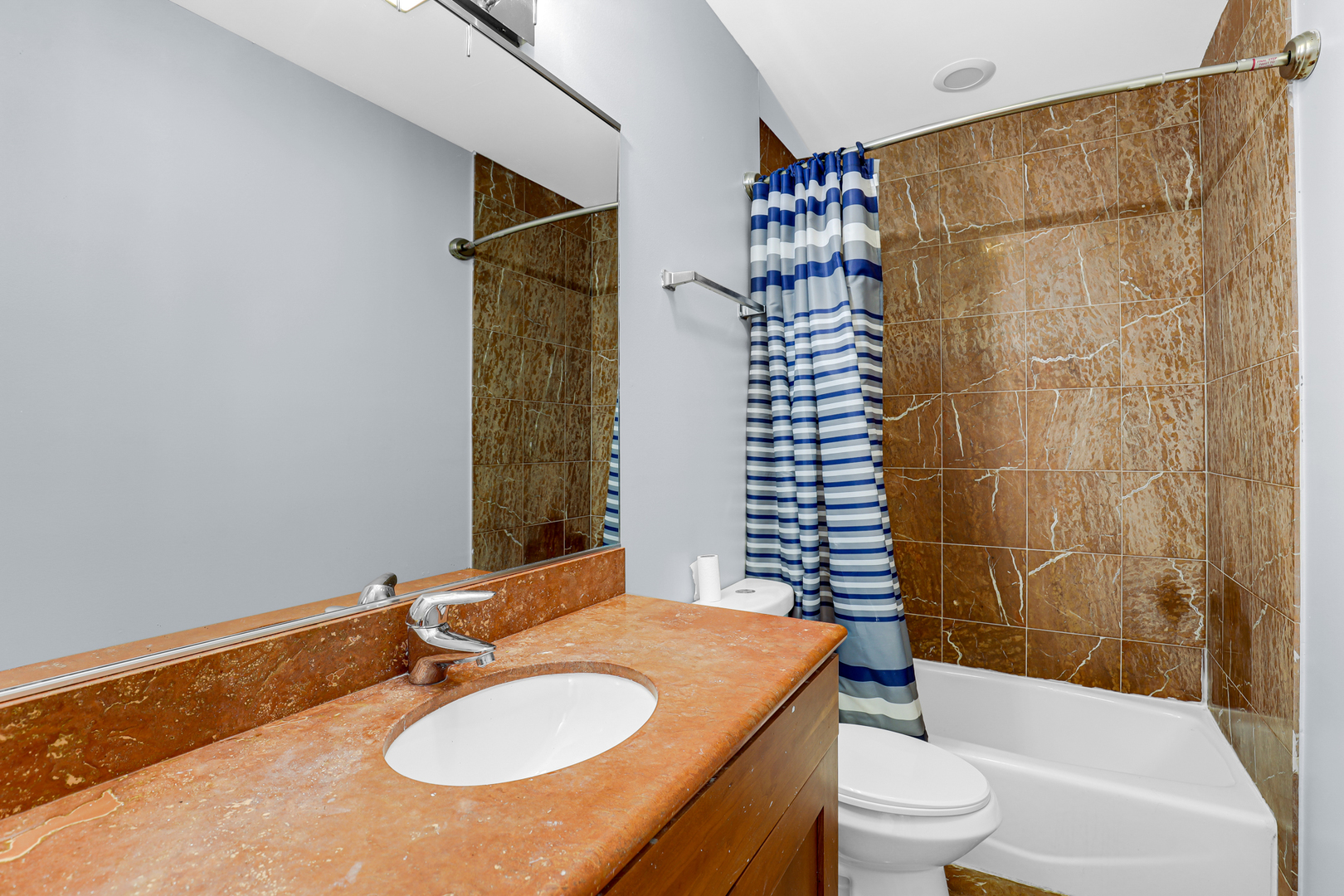 4956 S Champlain Avenue #1S, Chicago, IL 60615
