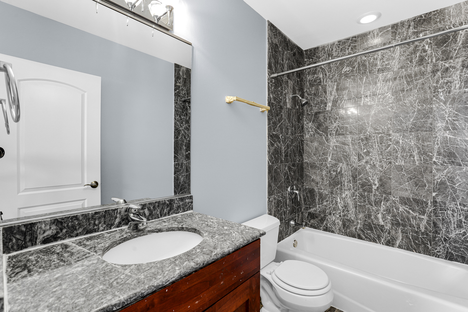 4956 S Champlain Avenue #1S, Chicago, IL 60615