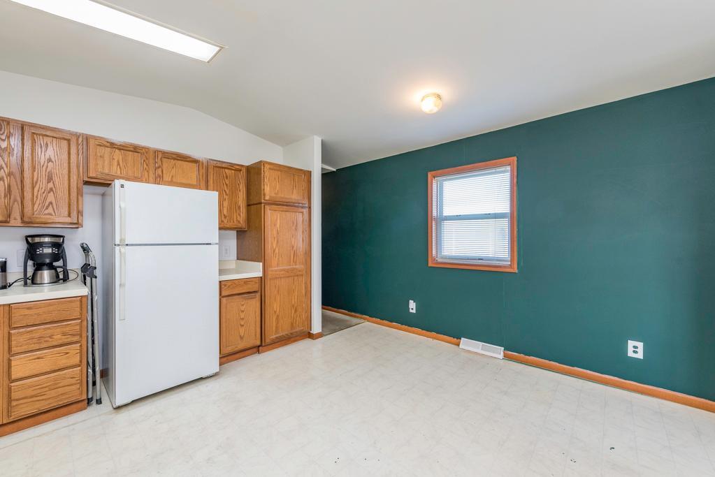 3159 JEANETTE Avenue, Park City, IL 60085