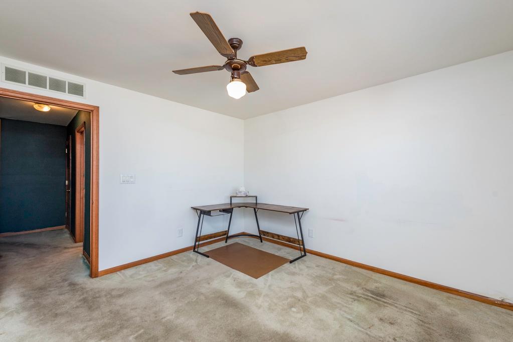 3159 JEANETTE Avenue, Park City, IL 60085