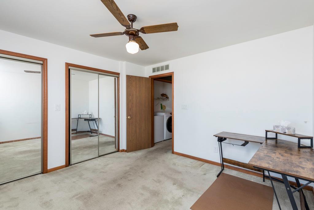 3159 JEANETTE Avenue, Park City, IL 60085