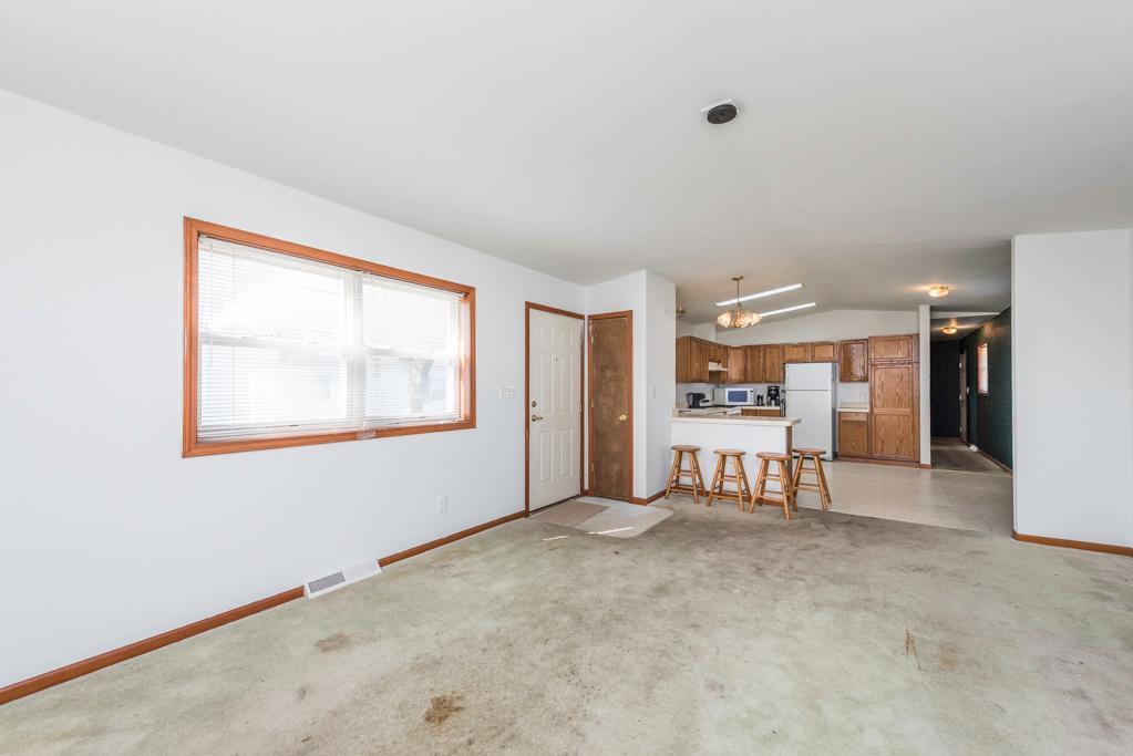 3159 JEANETTE Avenue, Park City, IL 60085