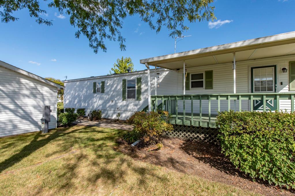 3159 JEANETTE Avenue, Park City, IL 60085