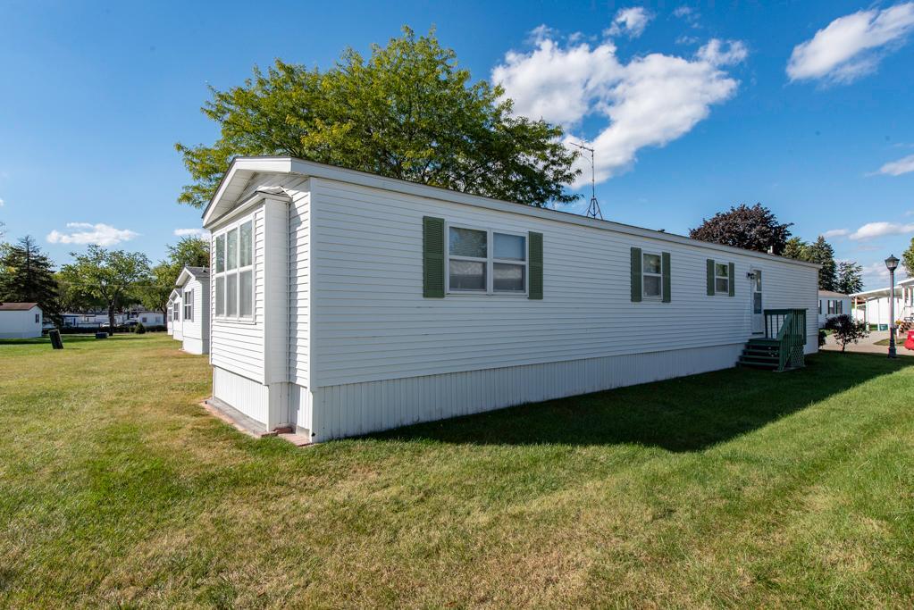 3159 JEANETTE Avenue, Park City, IL 60085
