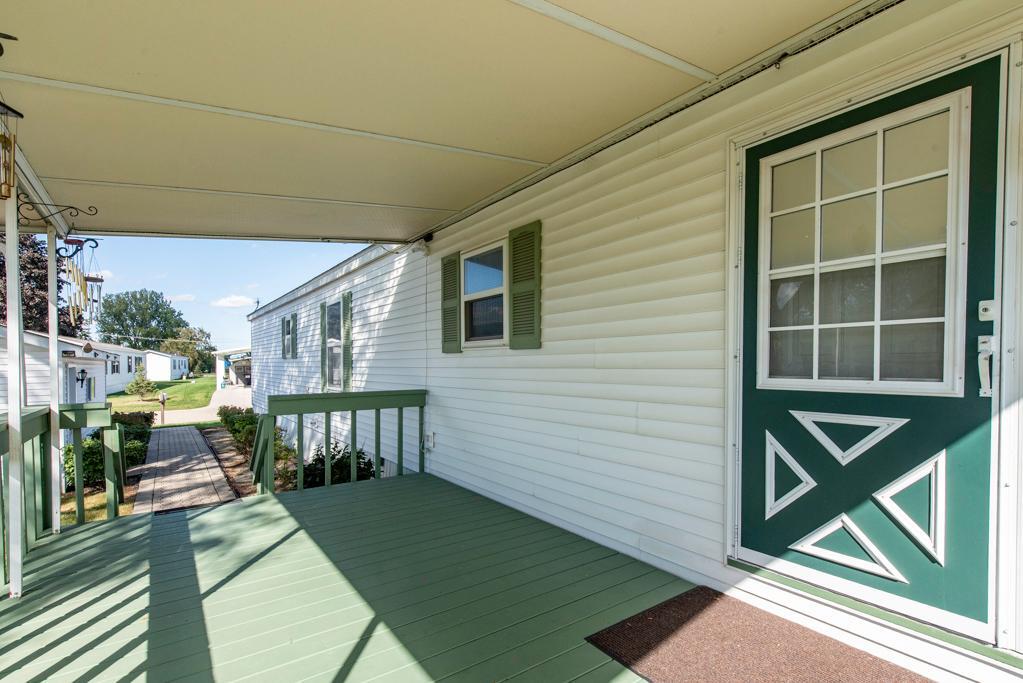3159 JEANETTE Avenue, Park City, IL 60085