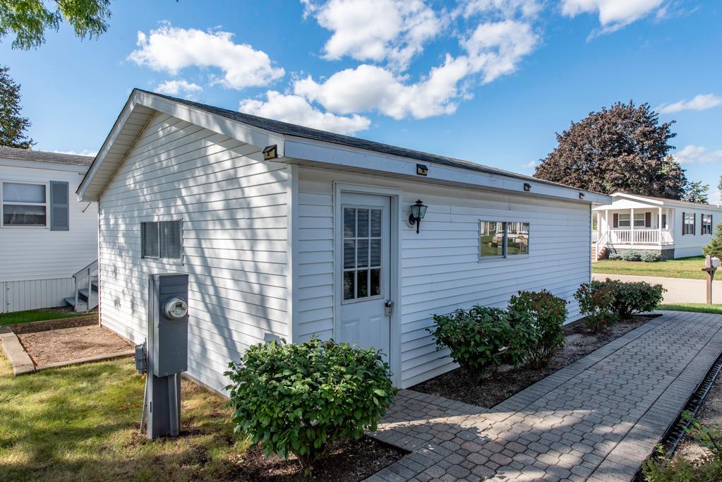 3159 JEANETTE Avenue, Park City, IL 60085