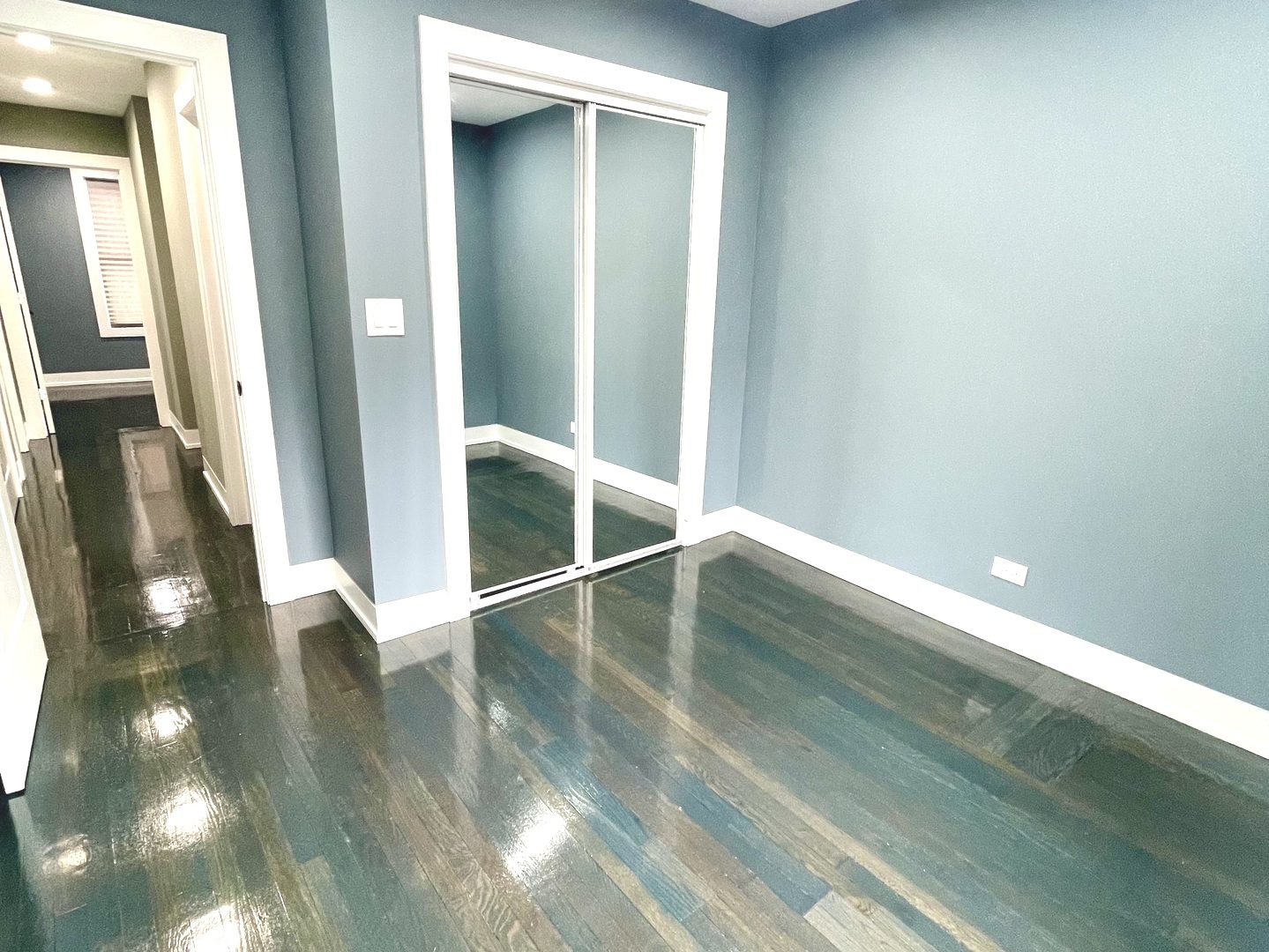 7042 S Eberhart Avenue, Chicago, IL 60637