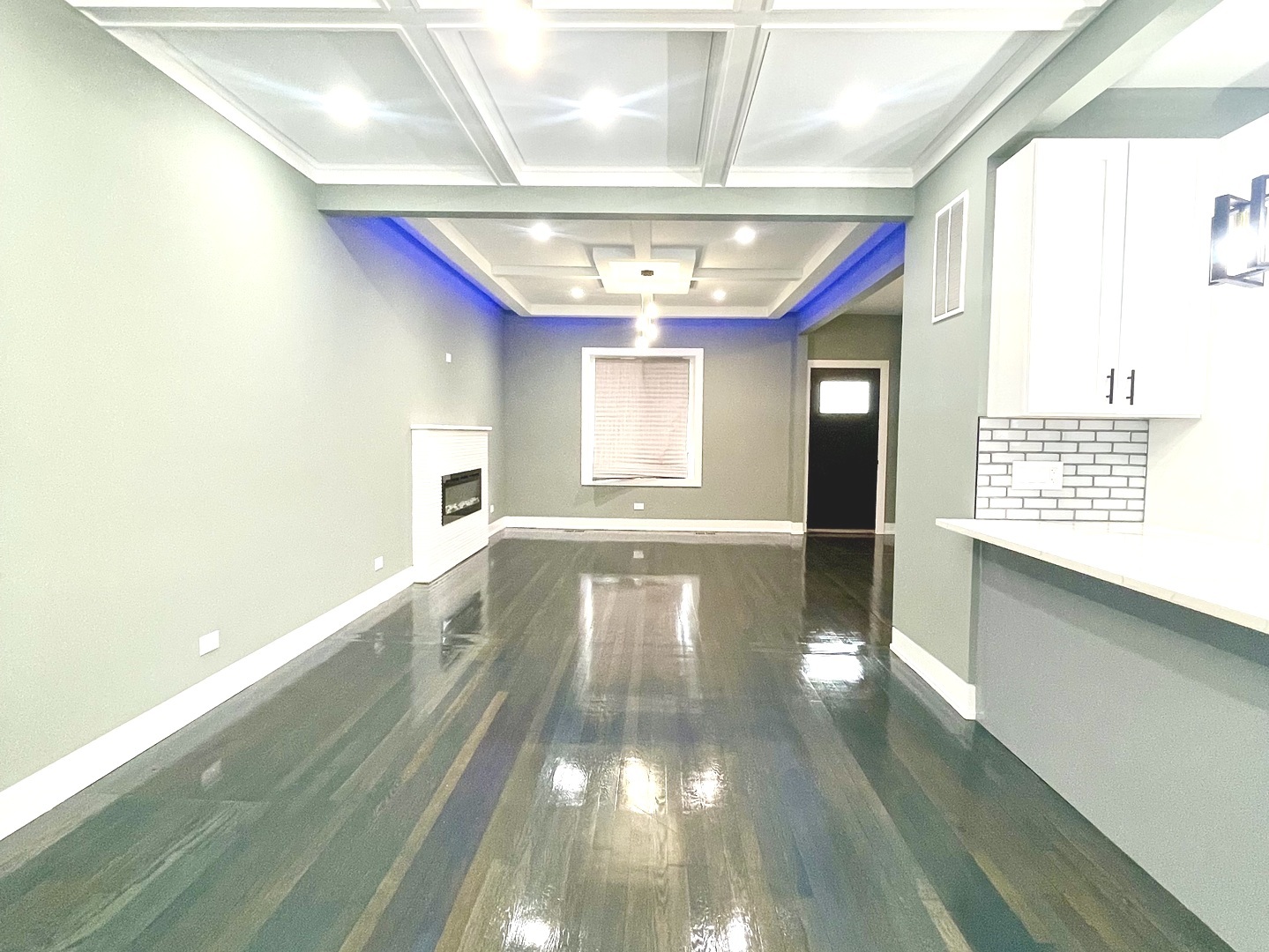 7042 S Eberhart Avenue, Chicago, IL 60637