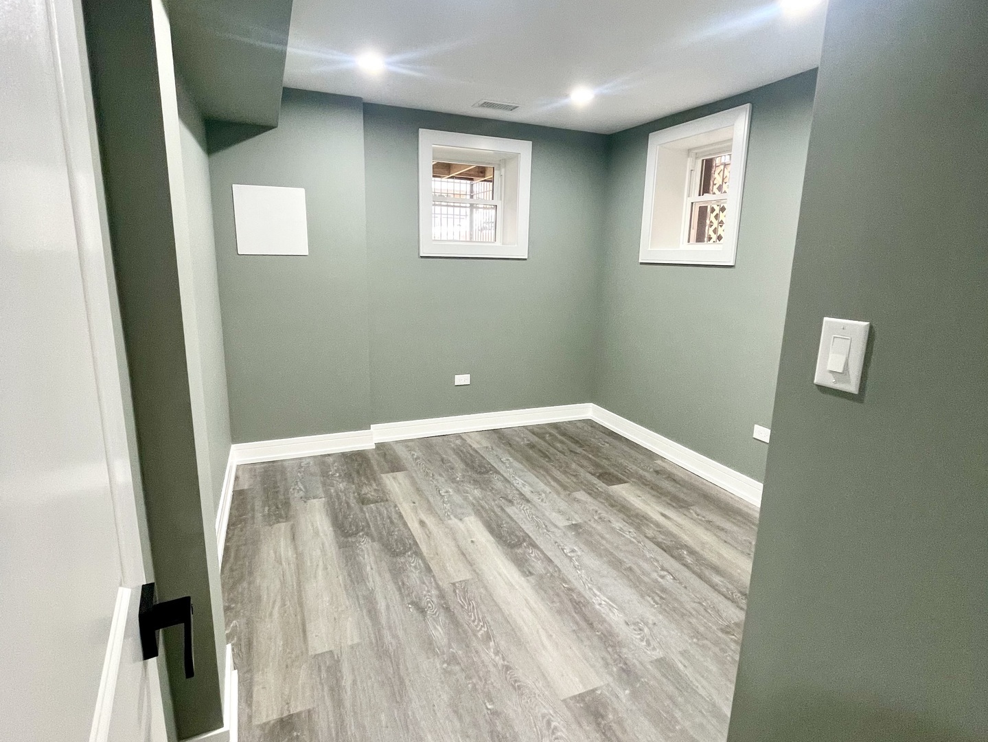 7042 S Eberhart Avenue, Chicago, IL 60637