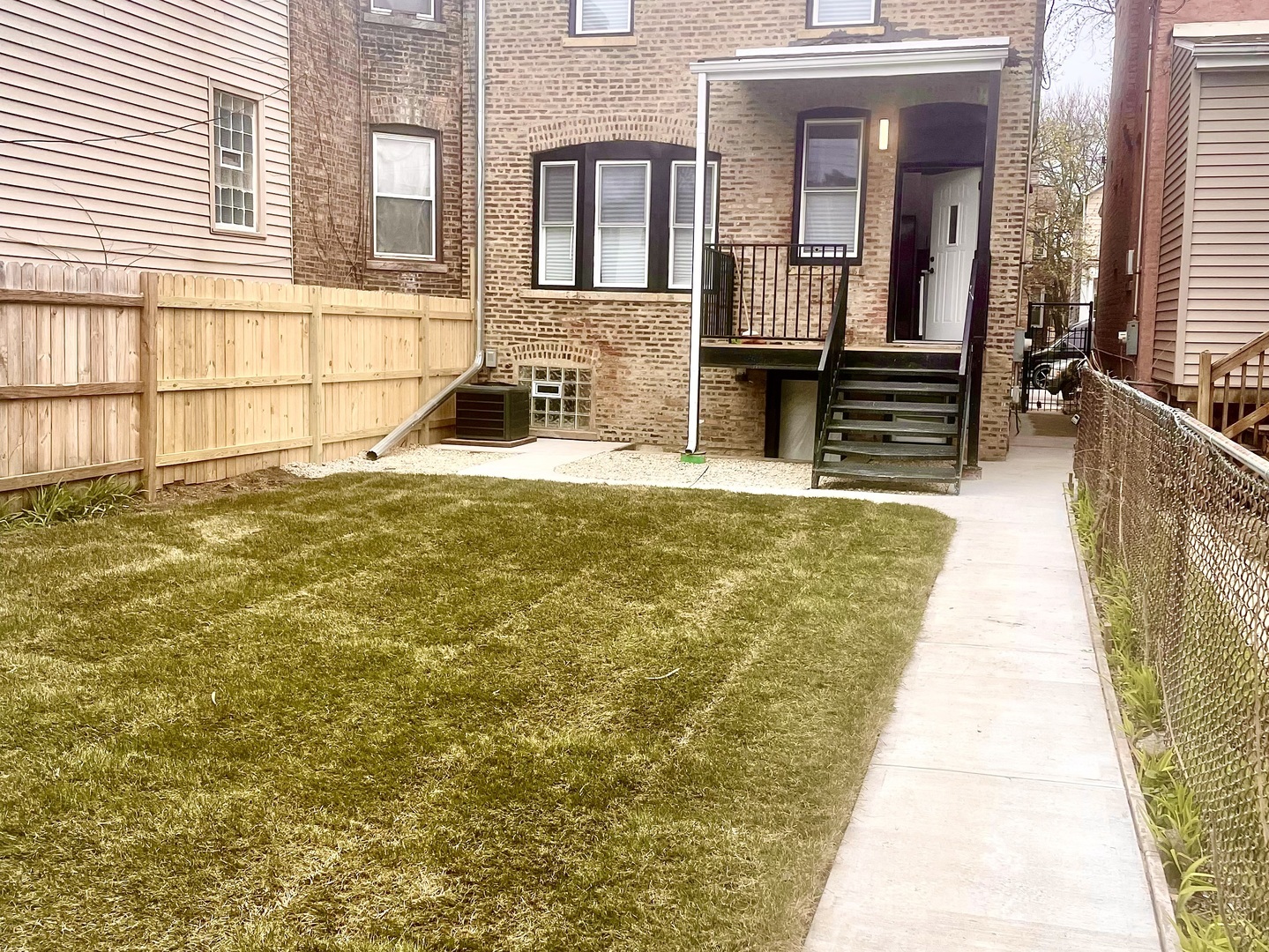 7042 S Eberhart Avenue, Chicago, IL 60637