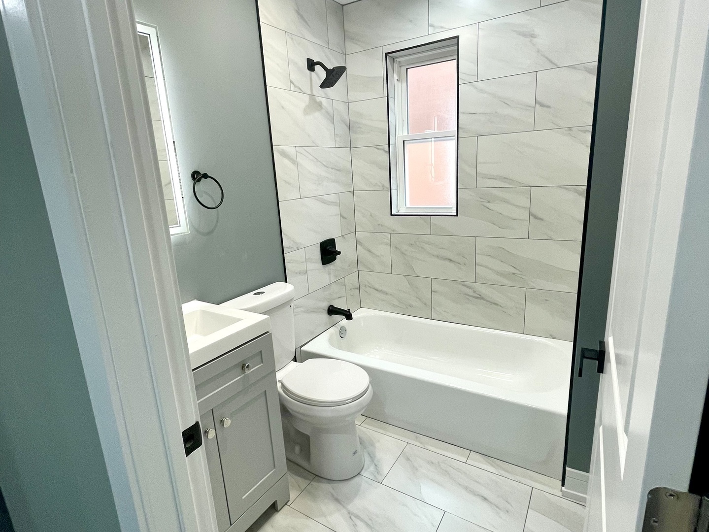 7042 S Eberhart Avenue, Chicago, IL 60637