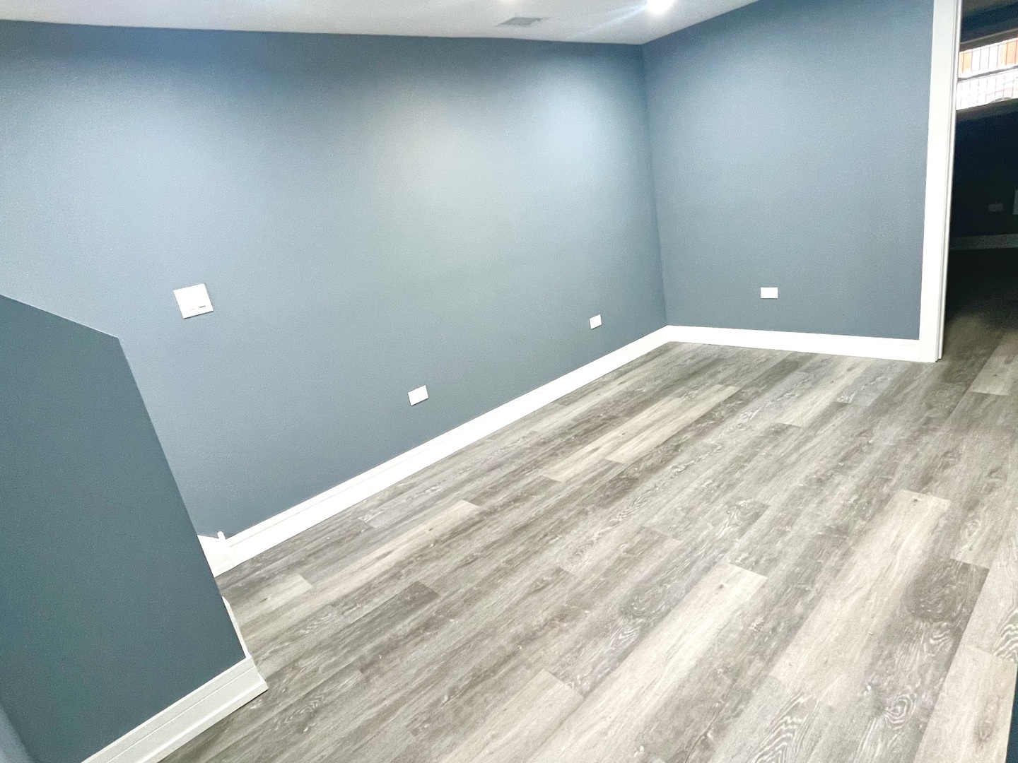 7042 S Eberhart Avenue, Chicago, IL 60637