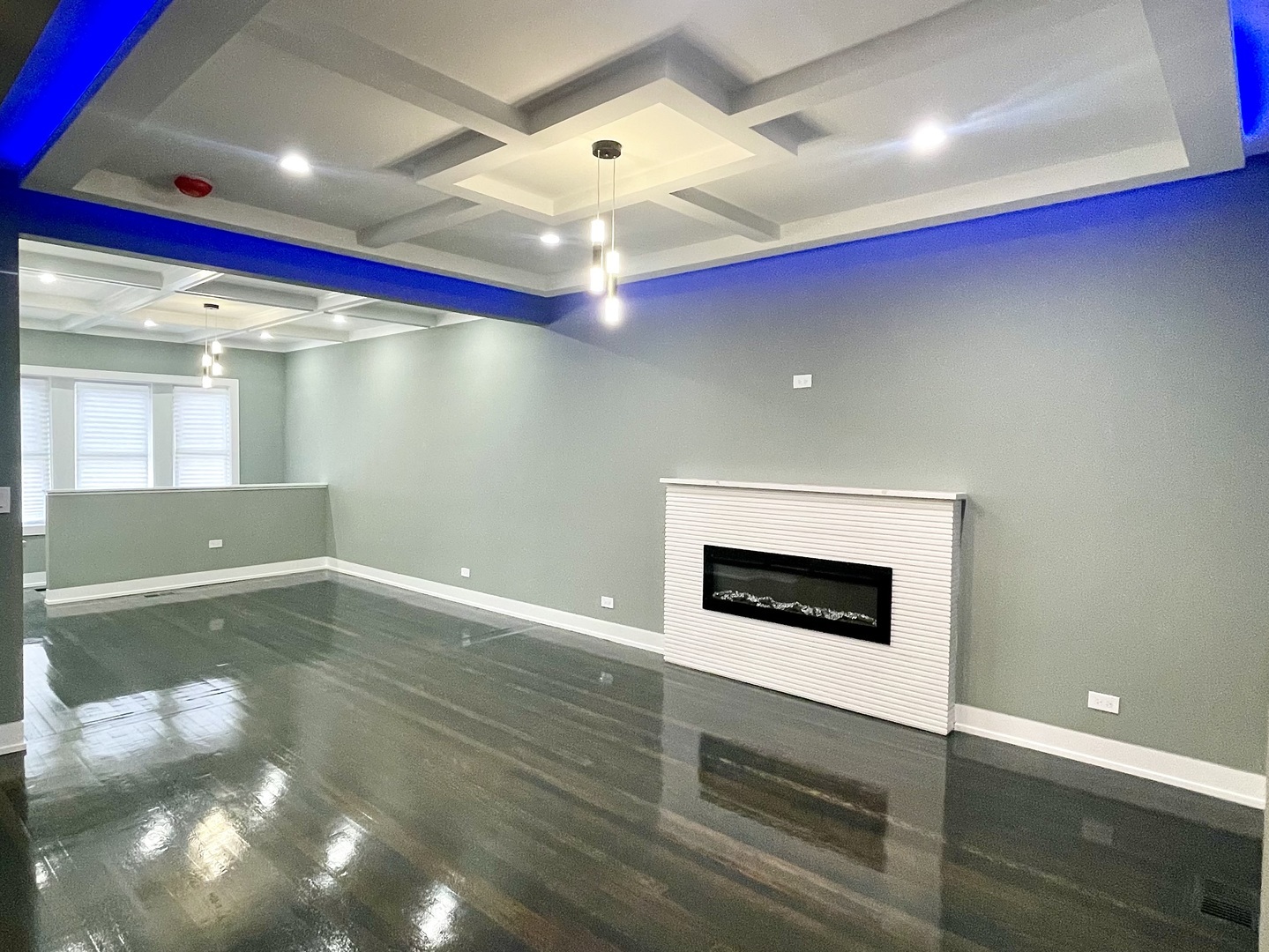 7042 S Eberhart Avenue, Chicago, IL 60637