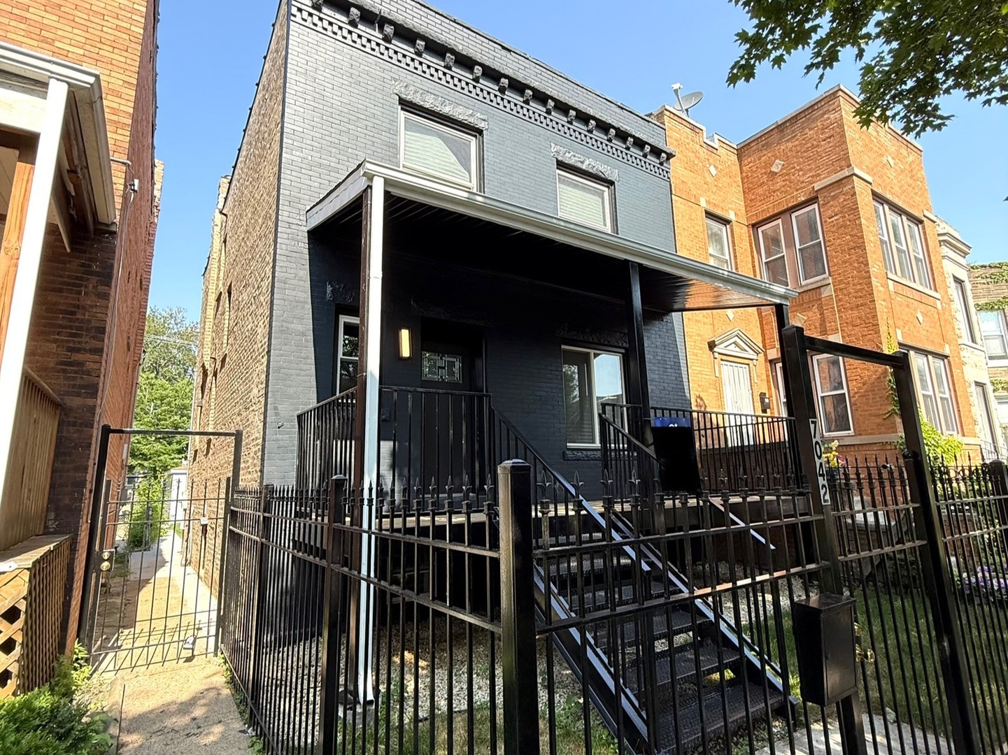 7042 S Eberhart Avenue, Chicago, IL 60637