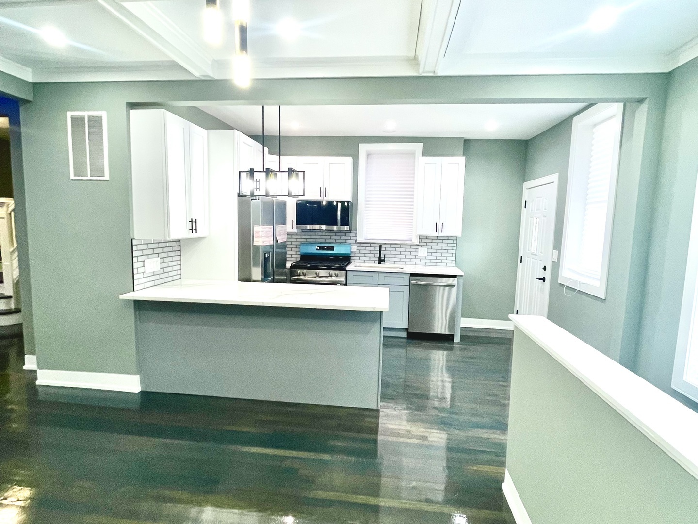 7042 S Eberhart Avenue, Chicago, IL 60637