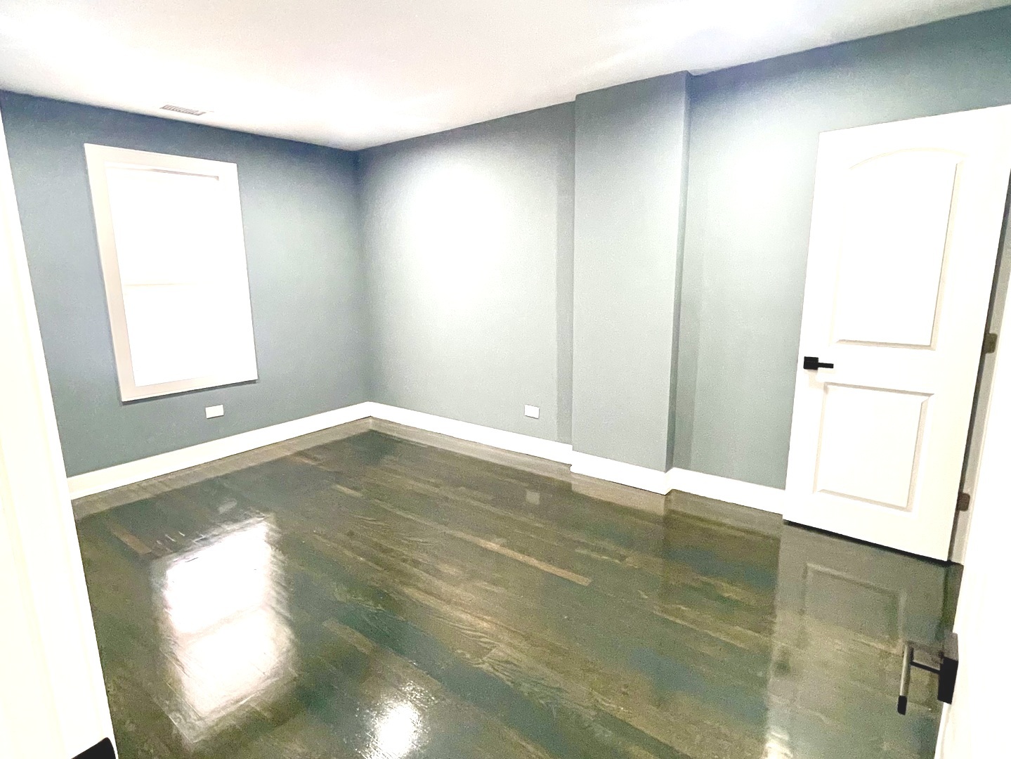 7042 S Eberhart Avenue, Chicago, IL 60637