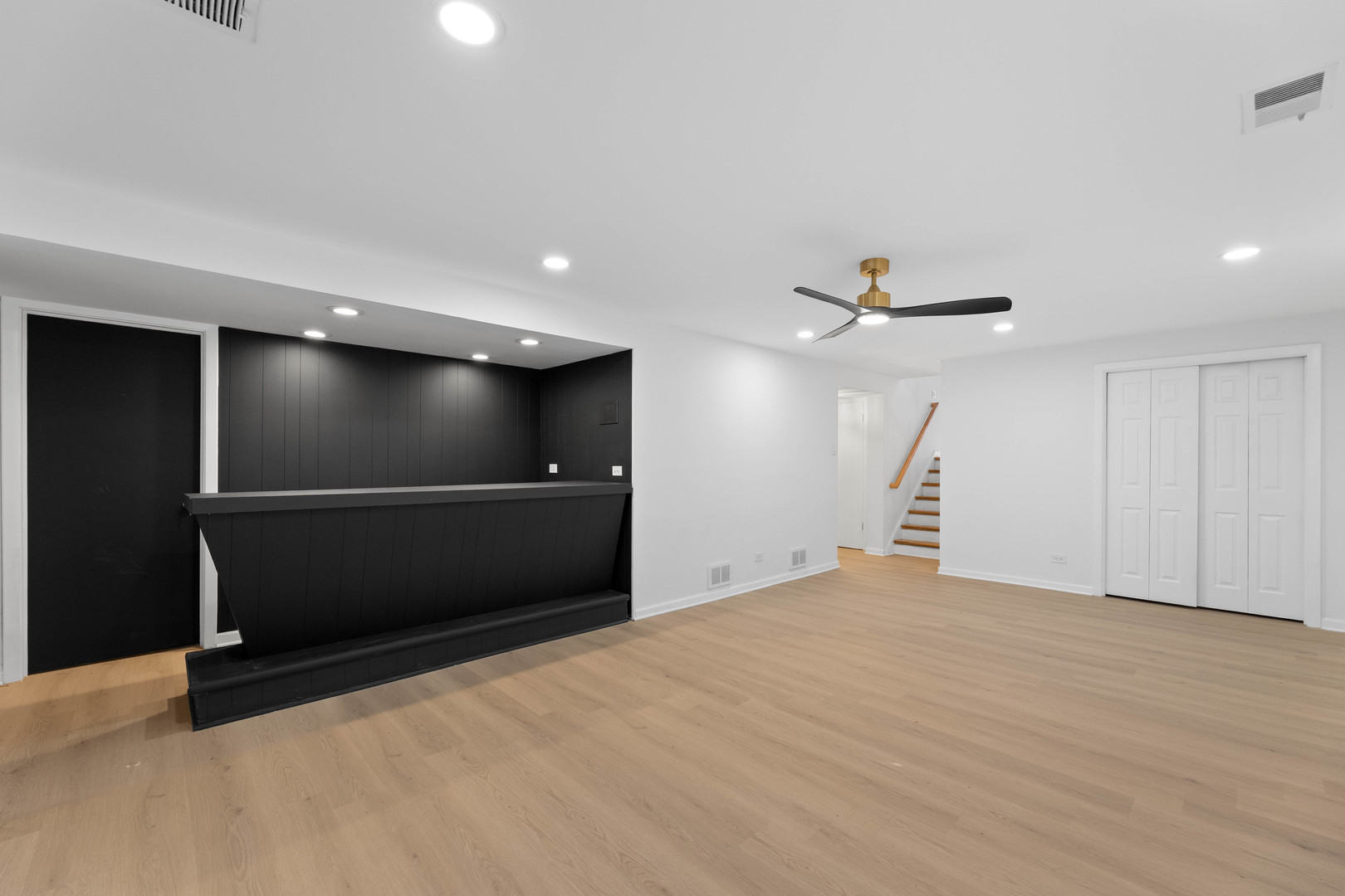 9437 S Indiana Avenue, Chicago, IL 60619