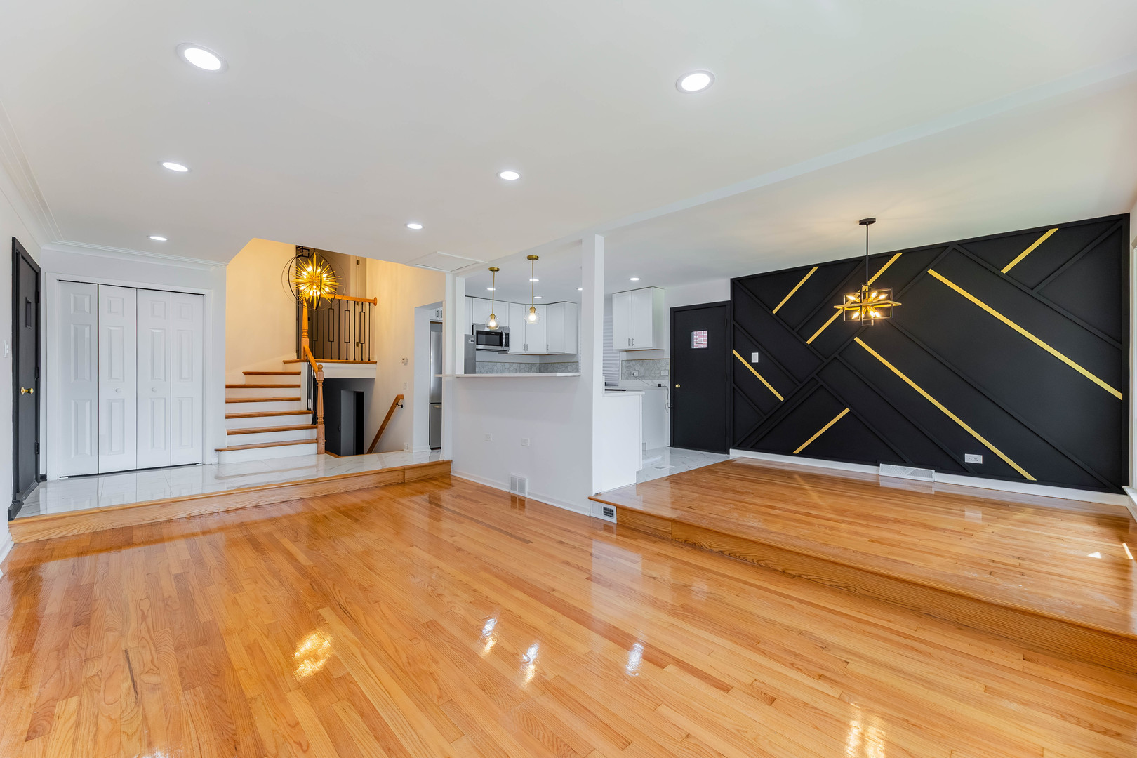 9437 S Indiana Avenue, Chicago, IL 60619