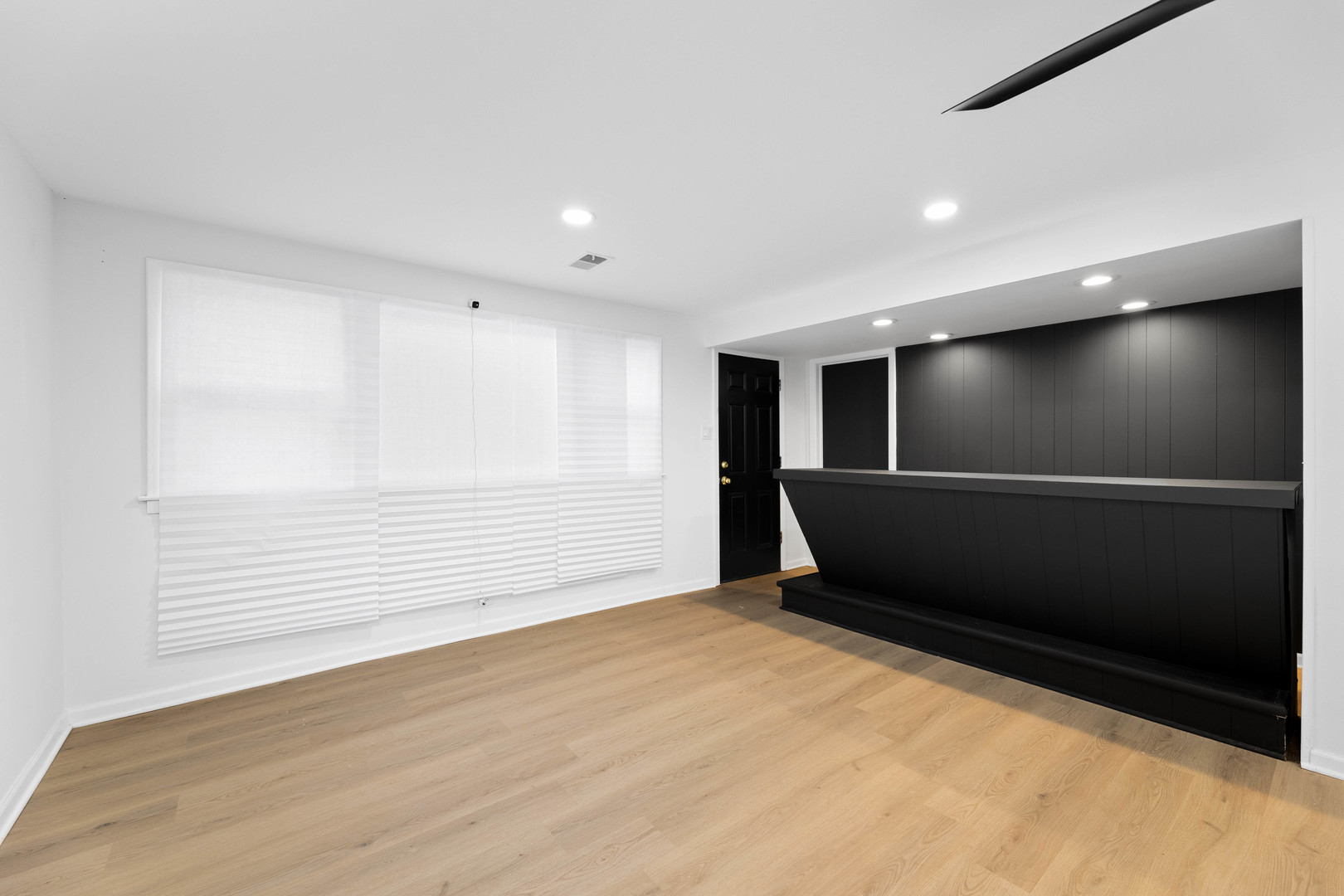 9437 S Indiana Avenue, Chicago, IL 60619