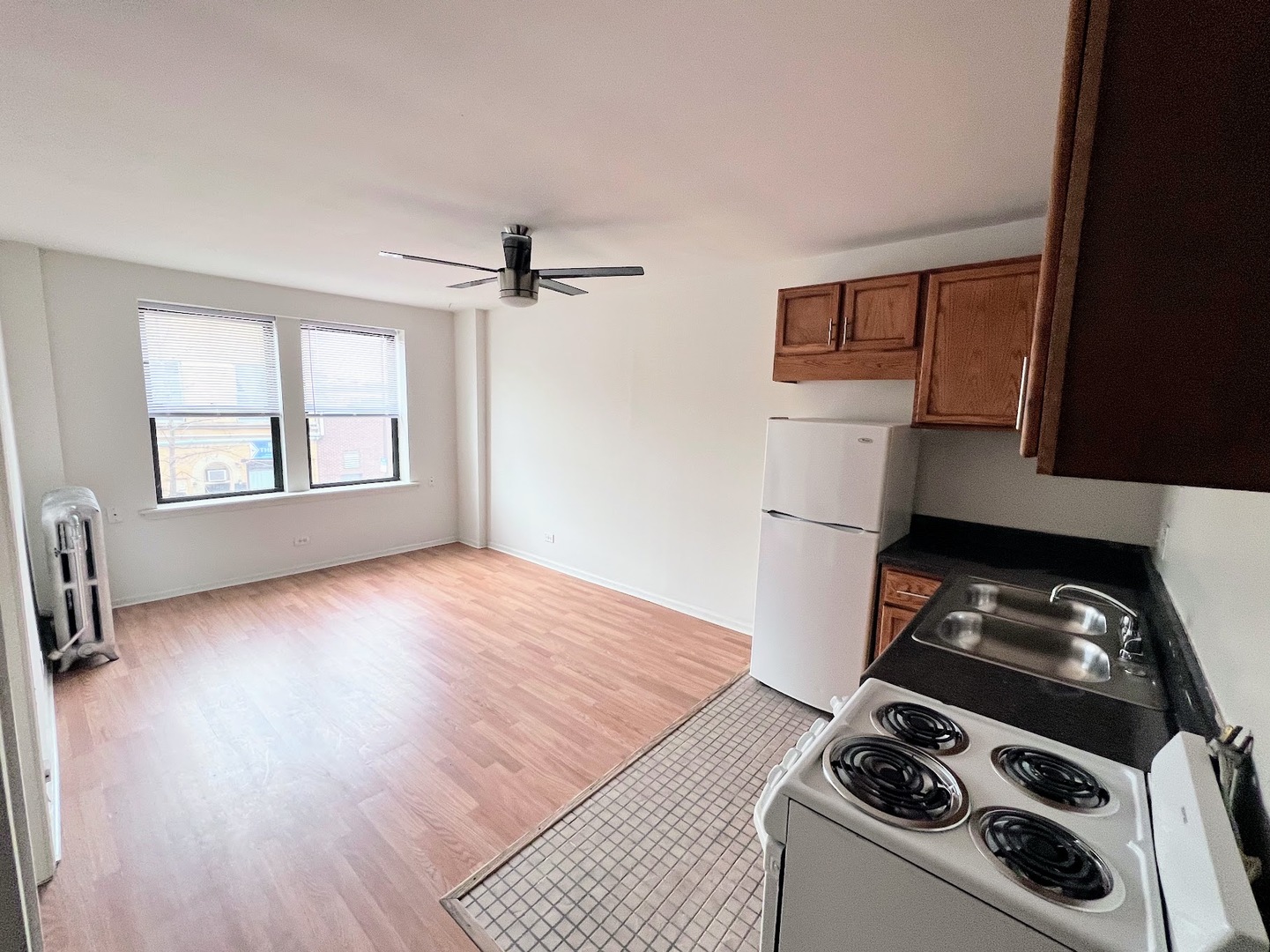 3933 N Clarendon Avenue #611, Chicago, IL 60613