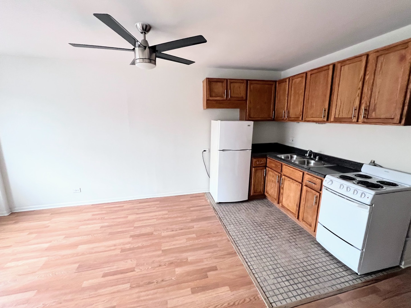 3933 N Clarendon Avenue #611, Chicago, IL 60613