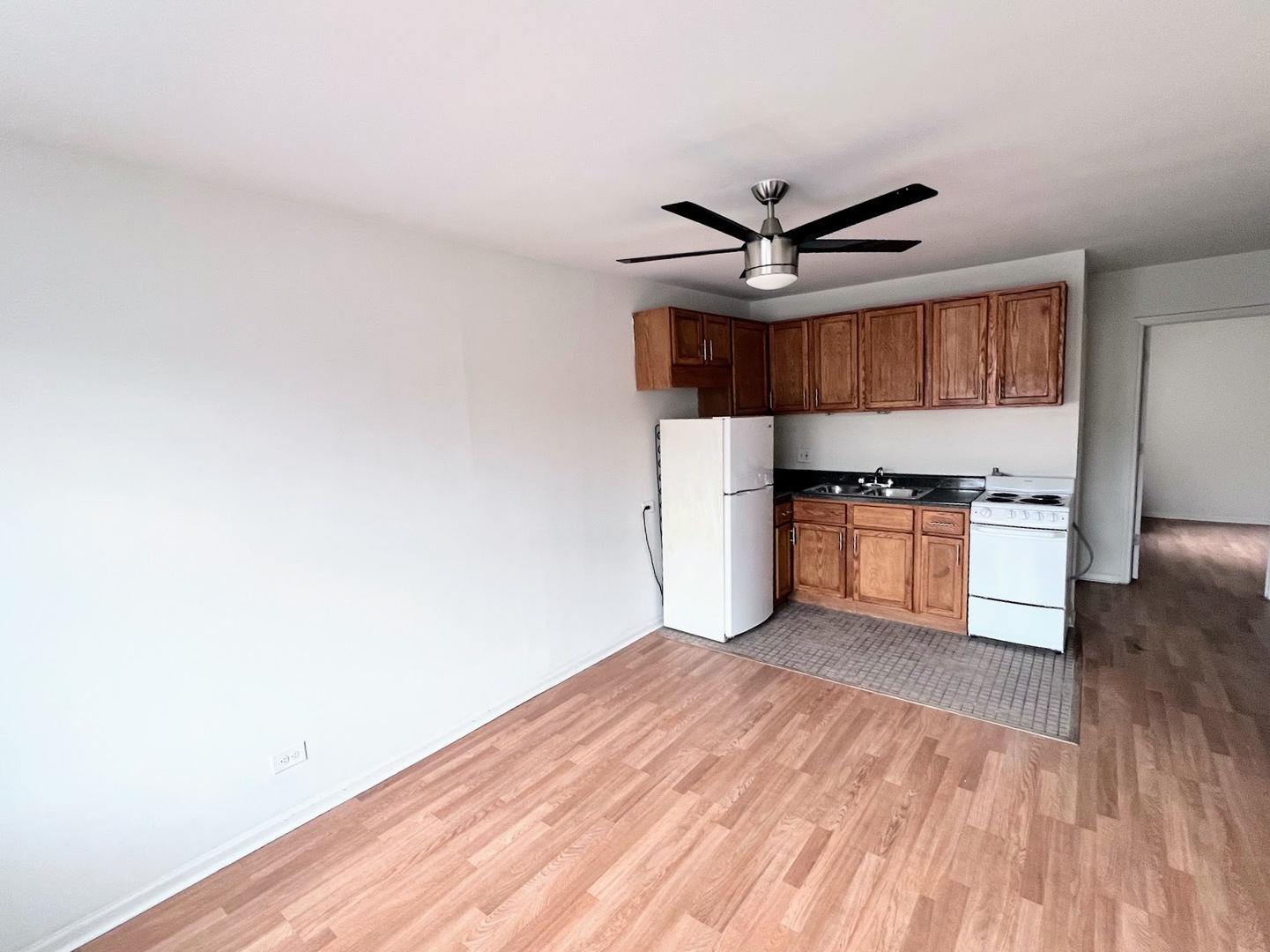 3933 N Clarendon Avenue #611, Chicago, IL 60613