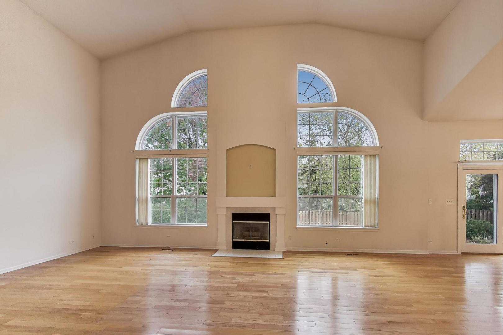 5714 Highland Drive, Palatine, IL 60067